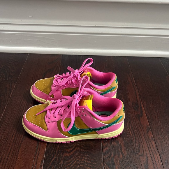 Parris Goebel Nike Dunks Size 5 - Picture 4 of 7